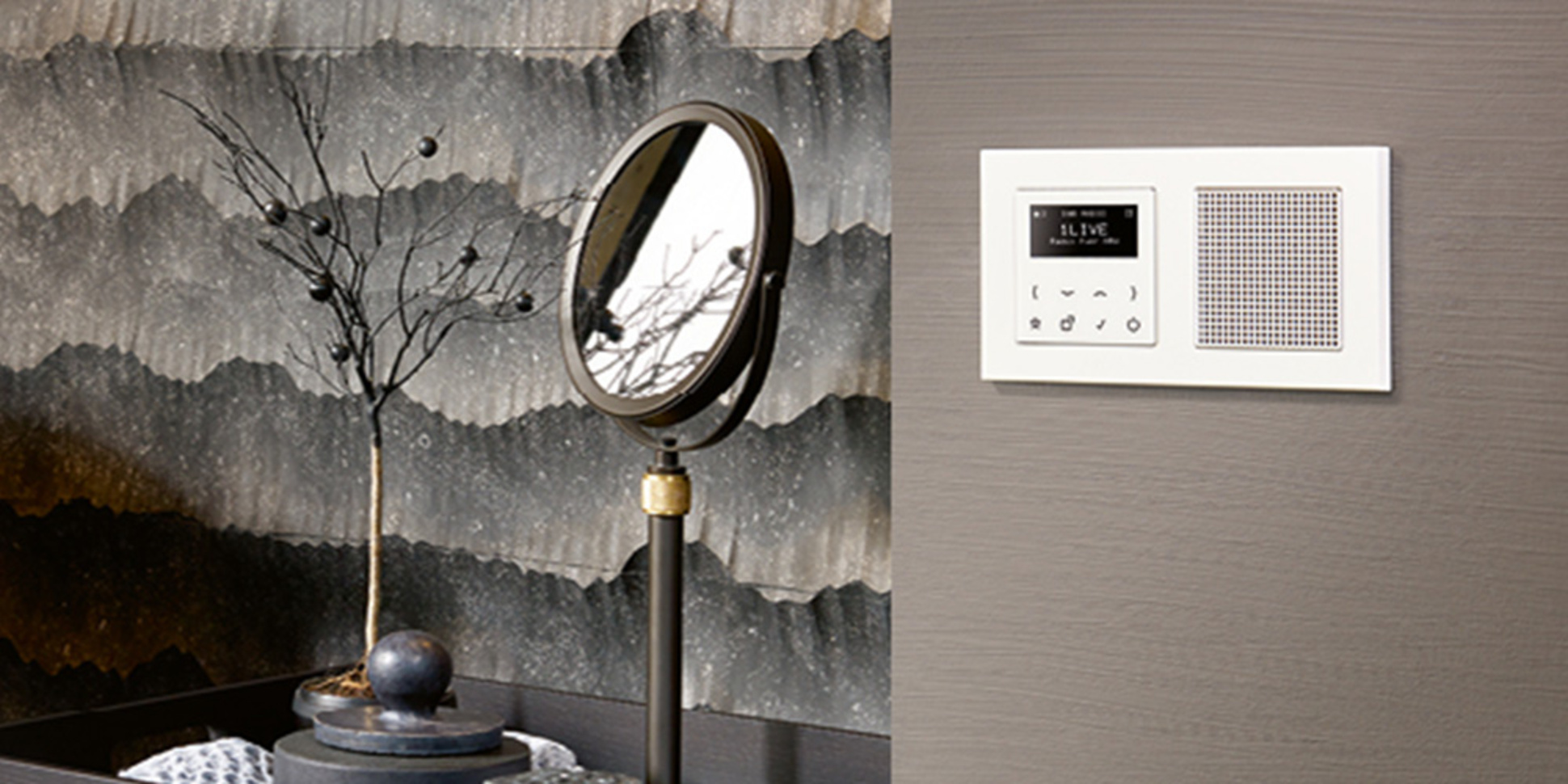 JUNG Smart Radio DAB+ bei Michael Herrmann in Hörselberg-Hainich